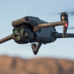 Mavic 3 Pro : DJI lance son nouveau drone avec trois caméras pour des zooms jusqu’à x28 Mavic 3 Pro : DJI lance son nouveau drone avec trois caméras pour des zooms jusqu’à x28