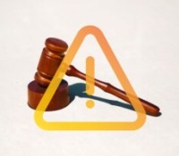 La condamnation d'Uberspace en Allemagne risque d'ouvrir la voie à des pressions juridiques sur d'autres hébergeurs de sites web, selon son patron. // Source : Montage Frandroid avec photo de Tingey Injury Law Firm sur Unsplash   