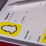Non, Snapchat ne prend pas de photos de vous n’importe quand… mais désactivez cette option Non, Snapchat ne prend pas de photos de vous n’importe quand… mais désactivez cette option