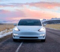 Tesla Model 3 // Source : Taun Stewart sur Unsplash