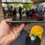 Pixel Fold : le smartphone pliant de Google a du mal à se déplier complètement Pixel Fold : le smartphone pliant de Google a du mal à se déplier complètement