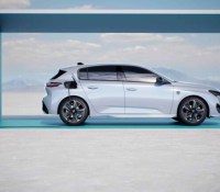 Peugeot e-308 // Source : Peugeot