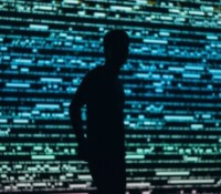 WhatsApp maintient actif en permanence le micro sur certains appareils Android // Source : Chris Yang - Unsplash