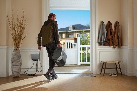 Ecoflow PowerStream Balcon 03