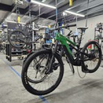 Comment reconditionne-t-on un vélo électrique ? Plongée dans les coulisses de cet entrepôt XXL Comment reconditionne-t-on un vélo électrique ? Plongée dans les coulisses de cet entrepôt XXL