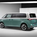 Volkswagen dévoile le nouveau van électrique ID. Buzz, avec plus d’autonomie et son toit panoramique « magique » Volkswagen dévoile le nouveau van électrique ID. Buzz, avec plus d’autonomie et son toit panoramique « magique »