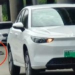 Pourquoi cette voiture électrique perd sa batterie en plein milieu de la route ? Pourquoi cette voiture électrique perd sa batterie en plein milieu de la route ?
