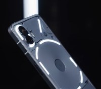 Le Nothing phone (2) // Source : MKBHD