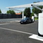 On compare le temps de recharge des Tesla Model Y, Renault Scenic et Peugeot e-3008 électriques sur longs trajets On compare le temps de recharge des Tesla Model Y, Renault Scenic et Peugeot e-3008 électriques sur longs trajets