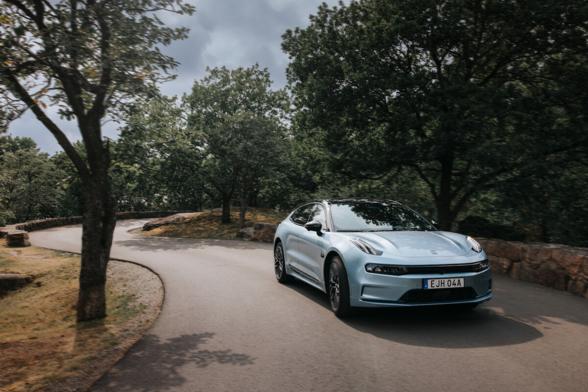 Zeekr a depuis des années ses centres de design et de R&D à Göteborg, en Suède, ville de Volvo (groupe Geely). Zeekr a depuis des années ses centres de design et de R&D à Göteborg, en Suède, ville de Volvo (groupe Geely).