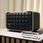 Prise en main des JBL Authentics : design vintage, enceintes mordernes Prise en main des JBL Authentics : design vintage, enceintes mordernes