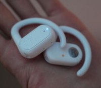 Les JBL Soundgear Sense // Source : Arnaud Gelineau pour Frandroid