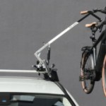 Ultra pratique, cette barre de toit vous mâche le travail pour installer vos vélos électriques Ultra pratique, cette barre de toit vous mâche le travail pour installer vos vélos électriques