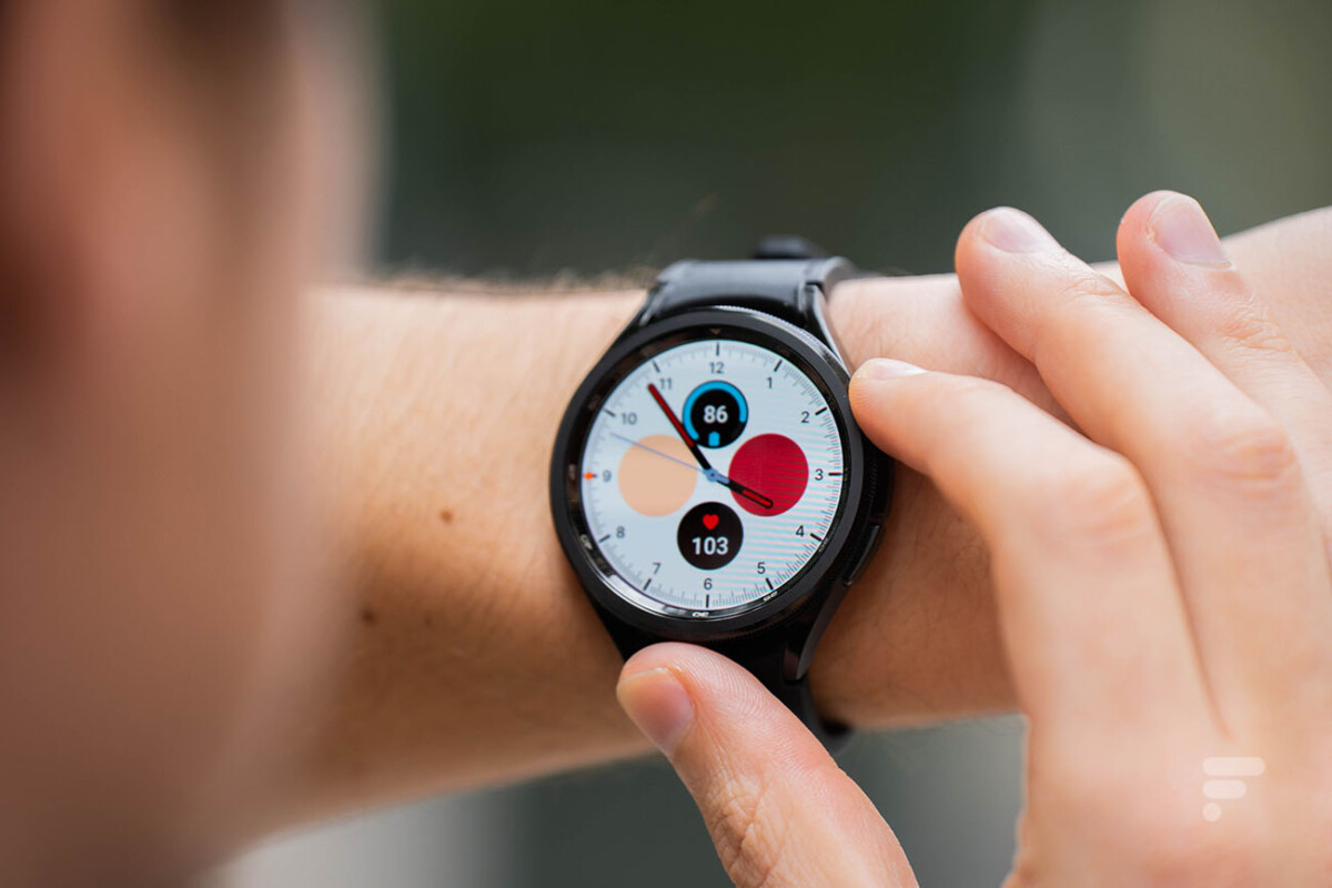 La Samsung Galaxy Watch 6 Classic // Source : Brice Zerouk - Frandroid La Samsung Galaxy Watch 6 Classic // Source : Brice Zerouk - Frandroid