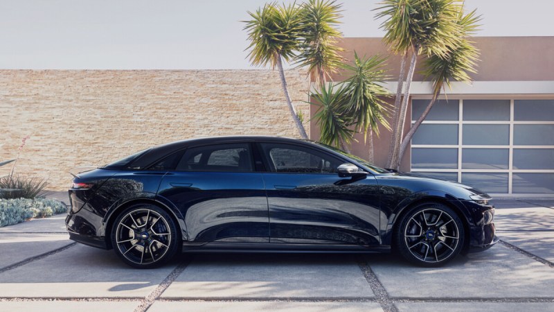 Lucid débarque en France : l’anti-Tesla aux 960 km d’autonomie dévoile ses prix