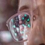 Lumière bleue et lunettes : l’étude la plus détaillée rend son jugement Lumière bleue et lunettes : l’étude la plus détaillée rend son jugement