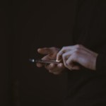 Vous êtes une majorité à utiliser un filtre anti-lumière bleue Vous êtes une majorité à utiliser un filtre anti-lumière bleue