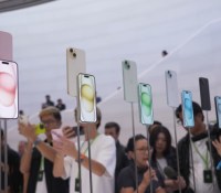 Hands-On With Apple&rsquo;s New iPhone 15 & iPhone 15 Pro Models! 0-11 screenshot