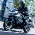 Les premières motos électriques Kawasaki se révèlent… avec un gros mais Les premières motos électriques Kawasaki se révèlent… avec un gros mais
