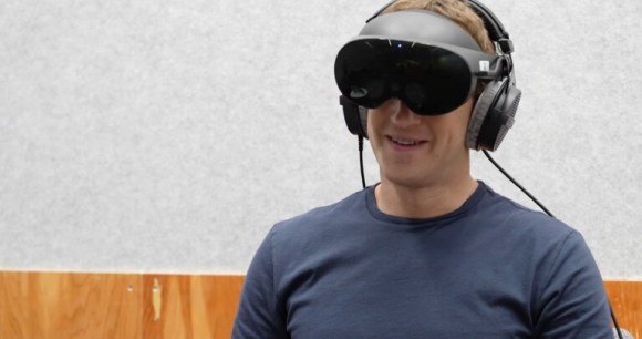 Mark Zuckerberg équipé d'un Meta Quest Pro // Source : Lex Fridman