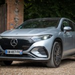 On a essayé la Mercedes EQS SUV, avec une petite révolution de l’affichage tête-haute