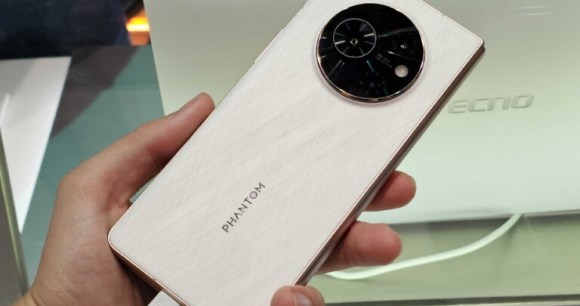 Tecno Phantom (1)