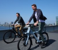 Les fondateurs Taco et Ties Carlier // Source : Vanmoof Les fondateurs Taco et Ties Carlier // Source : Vanmoof