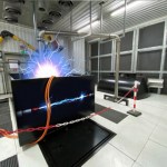 Voici comment les batteries des voitures électriques sont testées contre les incendies Voici comment les batteries des voitures électriques sont testées contre les incendies