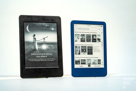 Le Kindle 2022 est plus compact à côté du Paperwhite de 2019 // Source