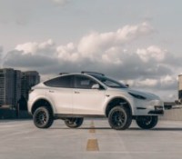 Tesla Model Y kit conversion tout-terrain Pu-Labo // Source : Pu-Labo