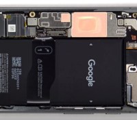Quelques heures à peine après son annonce, le Pixel 8 aura donc été démonté // Source : PBKReviews