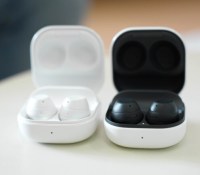 Samsung Galaxy Buds FE // Source : Brice Zerouk - Frandroid