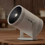 Le mini vidéoprojecteur Samsung The Freestyle 2nd Gen est à moitié prix Le mini vidéoprojecteur Samsung The Freestyle 2nd Gen est à moitié prix