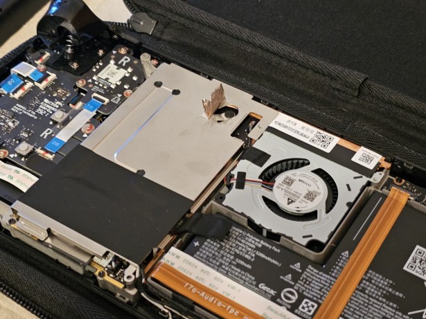 Démontage du Steam Deck pour remplacement du SSD // Source : Frandroid