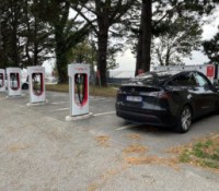 Tesla Model Y Propulsion en recharge