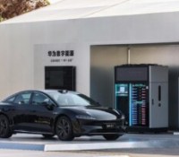 Luxeed S7 et borne Huawei 600 kW, pour illustration