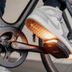 Vélo : pourquoi ces ingénieuses pédales avec feux intégrés ont encore plus de sens en ce moment Vélo : pourquoi ces ingénieuses pédales avec feux intégrés ont encore plus de sens en ce moment