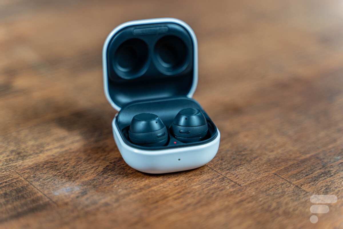 Les Samsung Galaxy Buds FE // Source : Chloé Pertuis pour Frandroid Les Samsung Galaxy Buds FE // Source : Chloé Pertuis pour Frandroid