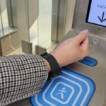 Pass Navigo : même plus besoin de sortir son smartphone pour passer le portique Pass Navigo : même plus besoin de sortir son smartphone pour passer le portique