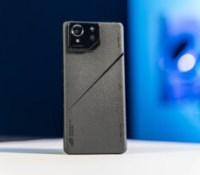 L'Asus ROG Phone 8 Pro Edition // Source : Chloé Pertuis pour Frandroid L'Asus ROG Phone 8 Pro Edition // Source : Chloé Pertuis pour Frandroid