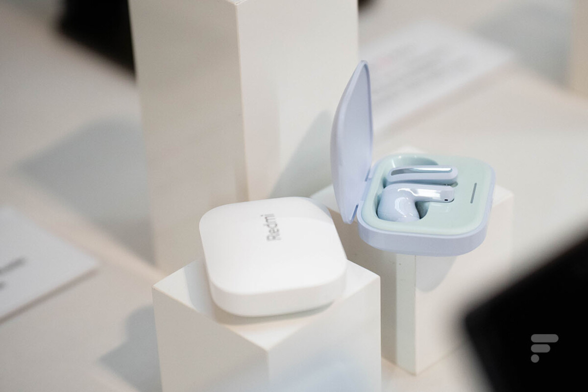 Les Xiaomi Redmi Buds 5 // Source : Geoffroy Husson - Frandroid Les Xiaomi Redmi Buds 5 // Source : Geoffroy Husson - Frandroid