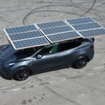 « Jusqu’à 100 km d’autonomie par jour » sur son Tesla Model Y avec des panneaux solaires : pourquoi ce n’est pas une bonne idée « Jusqu’à 100 km d’autonomie par jour » sur son Tesla Model Y avec des panneaux solaires : pourquoi ce n’est pas une bonne idée