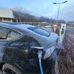Voici comment ouvrir la portière d’une Tesla lorsque la poignée est bloquée par le gel Voici comment ouvrir la portière d’une Tesla lorsque la poignée est bloquée par le gel