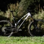 Ce VTT électrique très léger dégaine un prix à 5 chiffres Ce VTT électrique très léger dégaine un prix à 5 chiffres