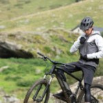 Cette nouvelle veste de pluie Decathlon met le paquet sur la praticité pour vos sorties en forêt Cette nouvelle veste de pluie Decathlon met le paquet sur la praticité pour vos sorties en forêt