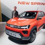 On est montés à bord de la nouvelle Dacia Spring : la voiture électrique la plus abordable se métamorphose On est montés à bord de la nouvelle Dacia Spring : la voiture électrique la plus abordable se métamorphose