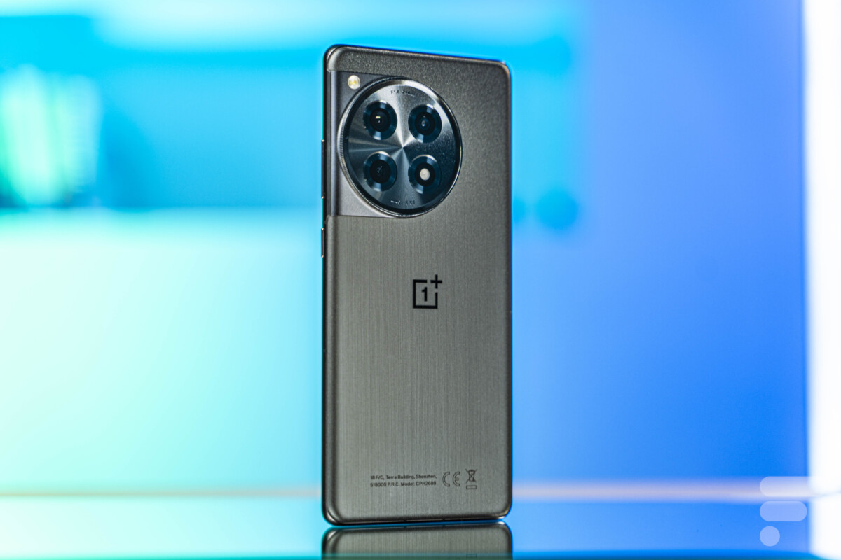 Le OnePlus 12R // Source : Chloé Pertuis pour Frandroid Le OnePlus 12R // Source : Chloé Pertuis pour Frandroid