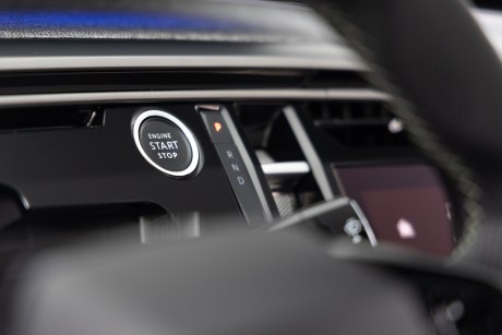Peugeot E-3008 // Source : Peugeot
