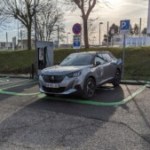 On a visité le réseau de recharge qui rend la voiture électrique encore moins polluante : voici son secret On a visité le réseau de recharge qui rend la voiture électrique encore moins polluante : voici son secret