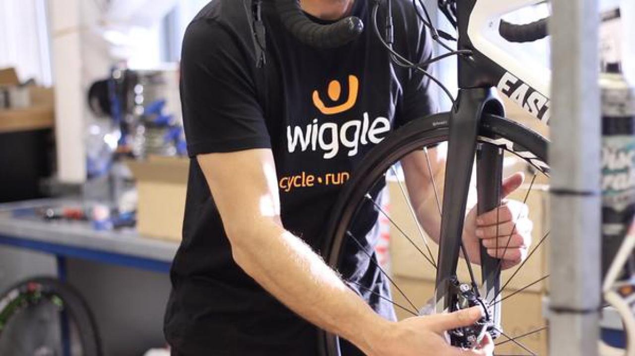 Wiggle Chain Reaction